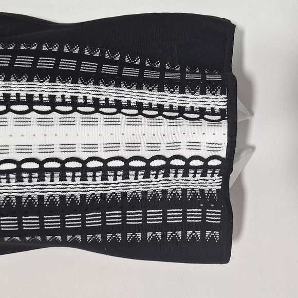 White House Black Market Black and White Striped Sleeveless Sweater - Picture 3 of 10